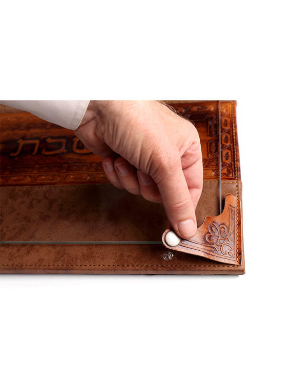 Challah Board: Leather With Snaps And Glass - Brown