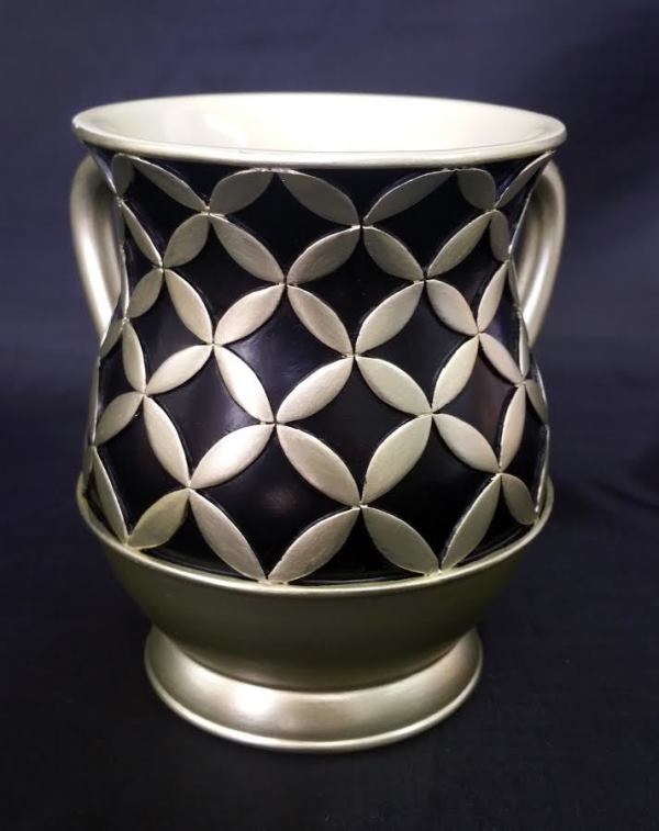 Wash Cup: Lucite Diamonds In Circles - Gold